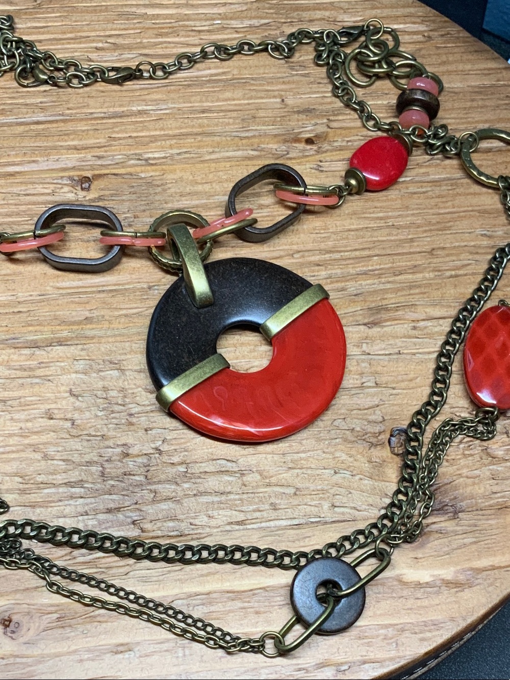 Premier Designs Piper Red Brown Acrylic Pendant Beaded Antiqued Finish Necklace - Picture 4 of 5